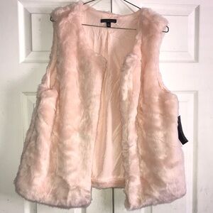 NWT Women’s Faux Fur Vest